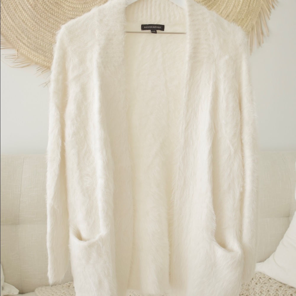 White, incredible soft oversized cardigan